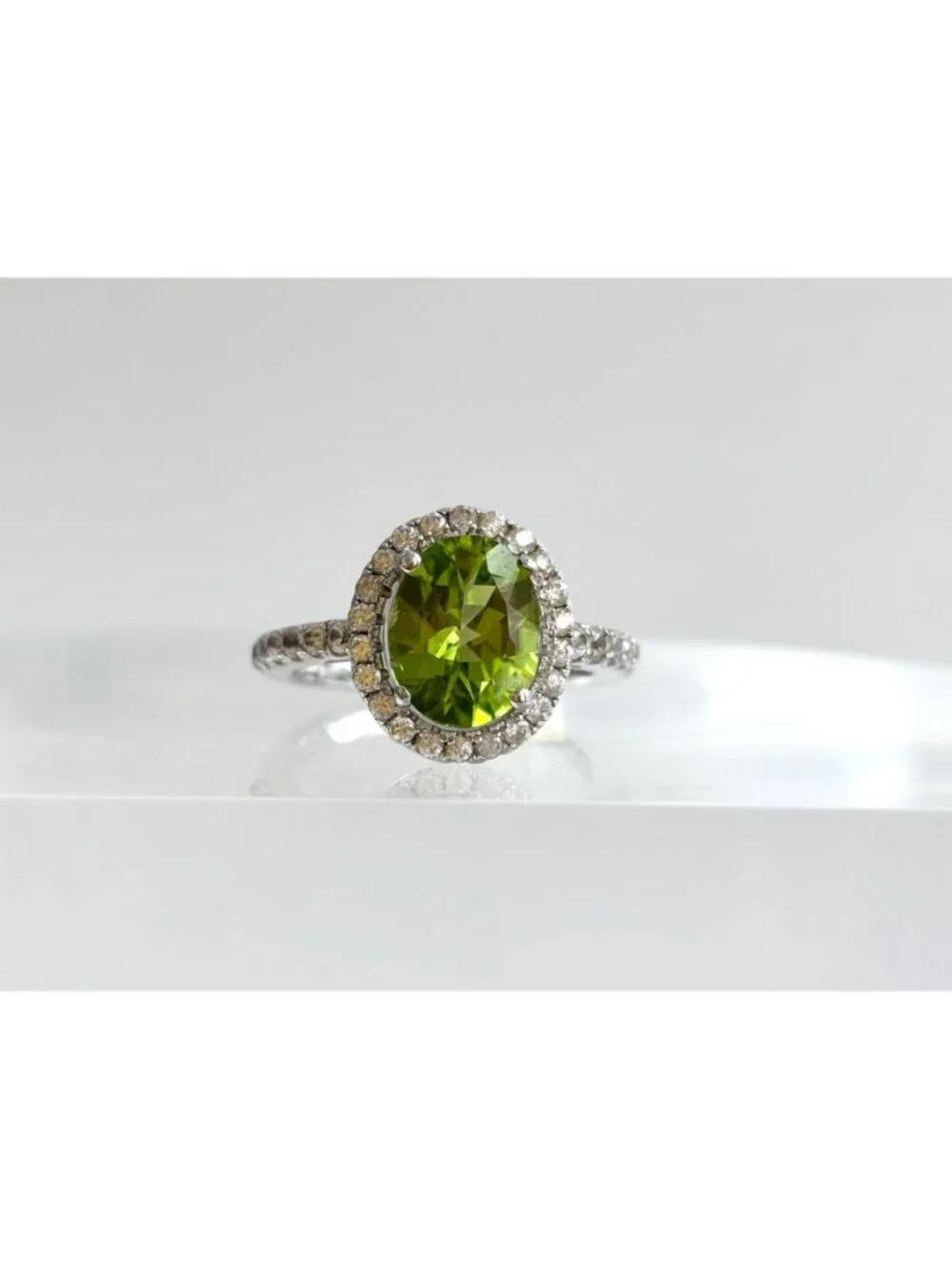 Peridot Gemstone Halo CZ Lined Sterling Silver 925 Vintage Ring - sz 7.25